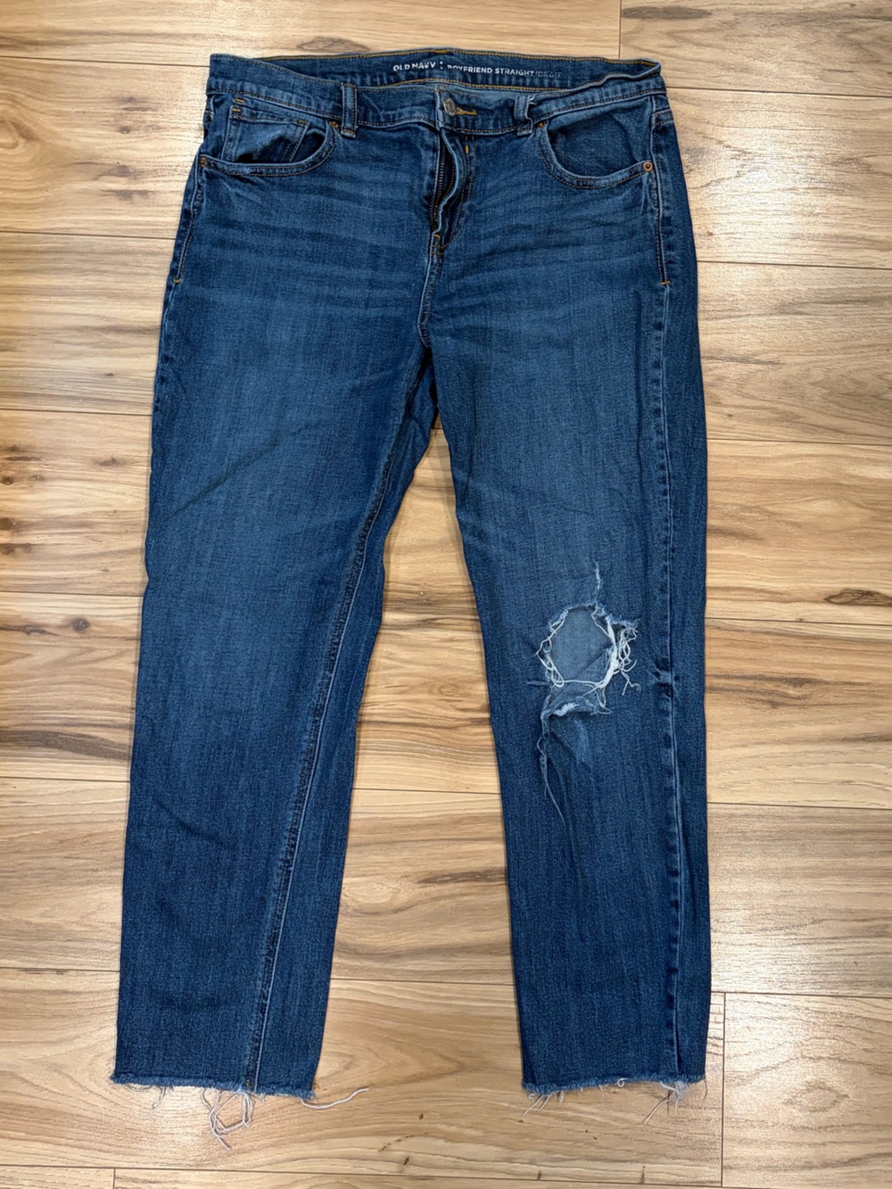 Old Navy Boyfriend Straight Jeans 8